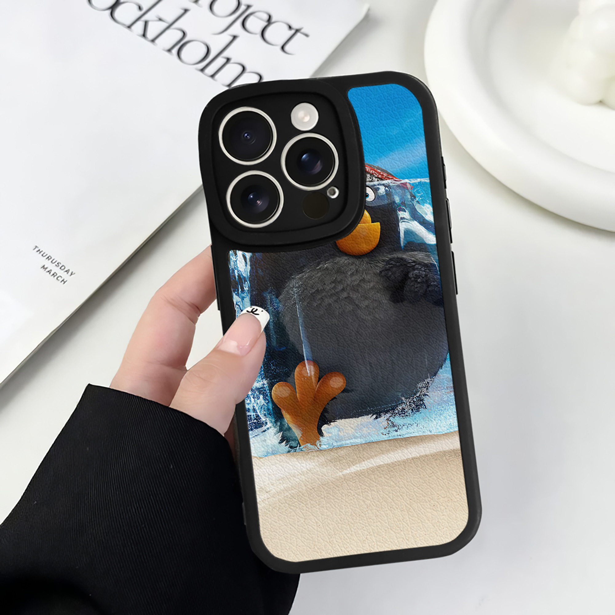 （画像用） Angry Birds アングリーバード 【iPhone 16シリーズ対応】シリコンスマホケース（レザー調） 材質：シリコン